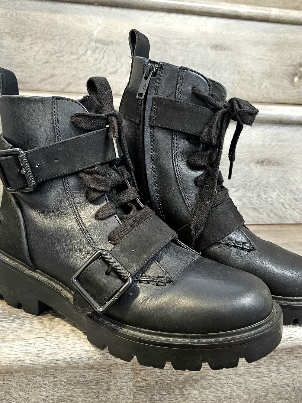 Women’s Black Smooth Leather Lace-Up Ankle Boots with Buckle UGG Moto Boots Noe